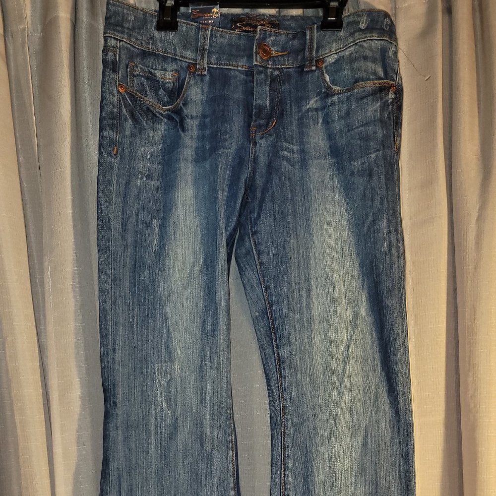 Stylish Pair of Seven Jeans